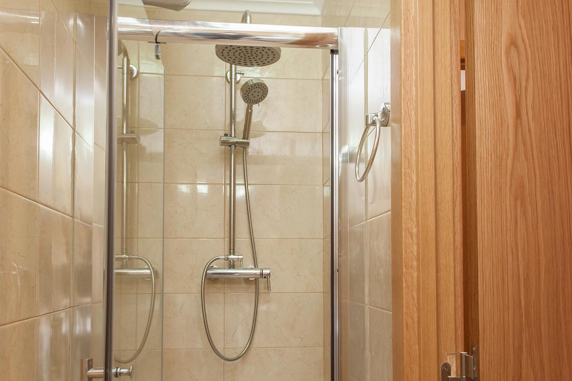 Principe Real 2 Bedrooms 2 Bathrooms, Air-con, Wi-fi, 3rd Floor * Lisbon